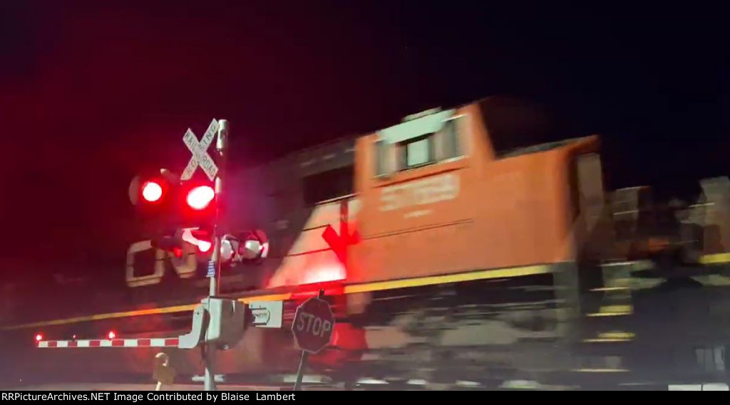 1 of 5 SD75I units dead in tow on L54691
